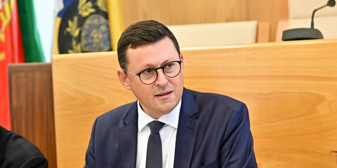 Município aprova programa de dinamização do comércio local e de apoio solidário para a época natalícia